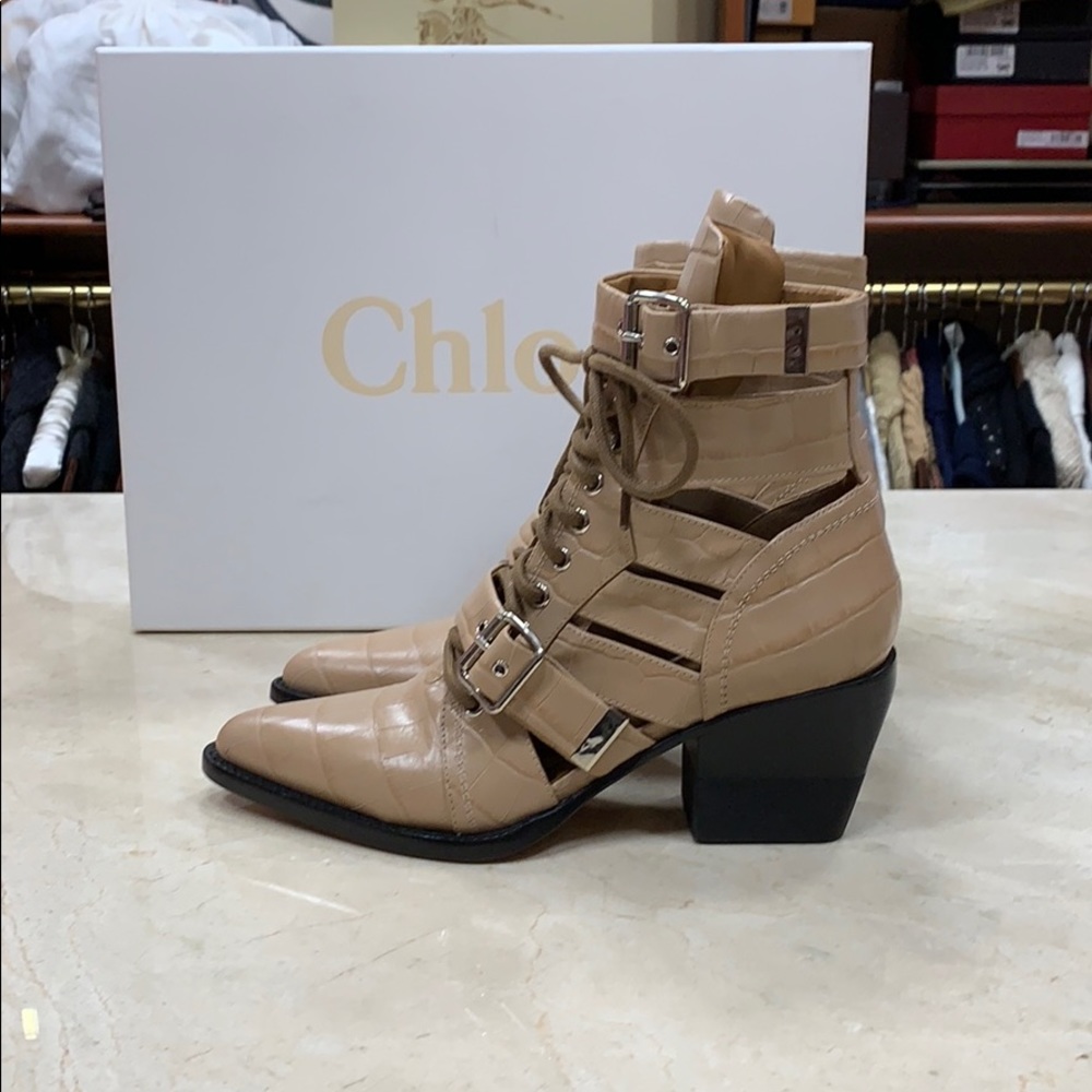 ❌❌SOLD❌❌CHLOE 60MM RYLEE LACE UP COMBAT BOOTS - Picture 1 of 8